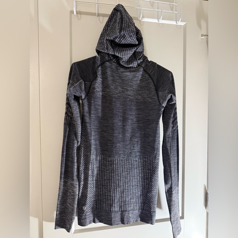 Lululemon Rest Less Pullover Hoodie size 2